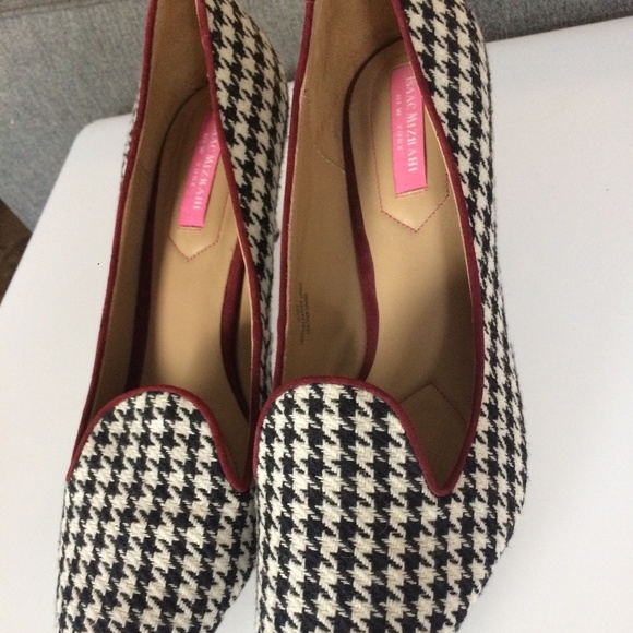 Isaac Mizrahi pumps, size 9 1/2, black and white - Picture 2 of 10